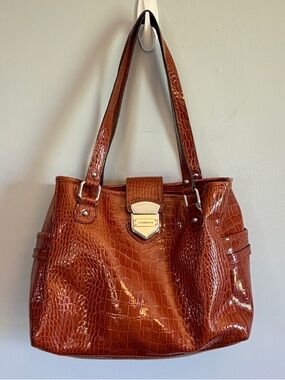 Glossy Croc-Embossed Tote Bag in Rich Brown